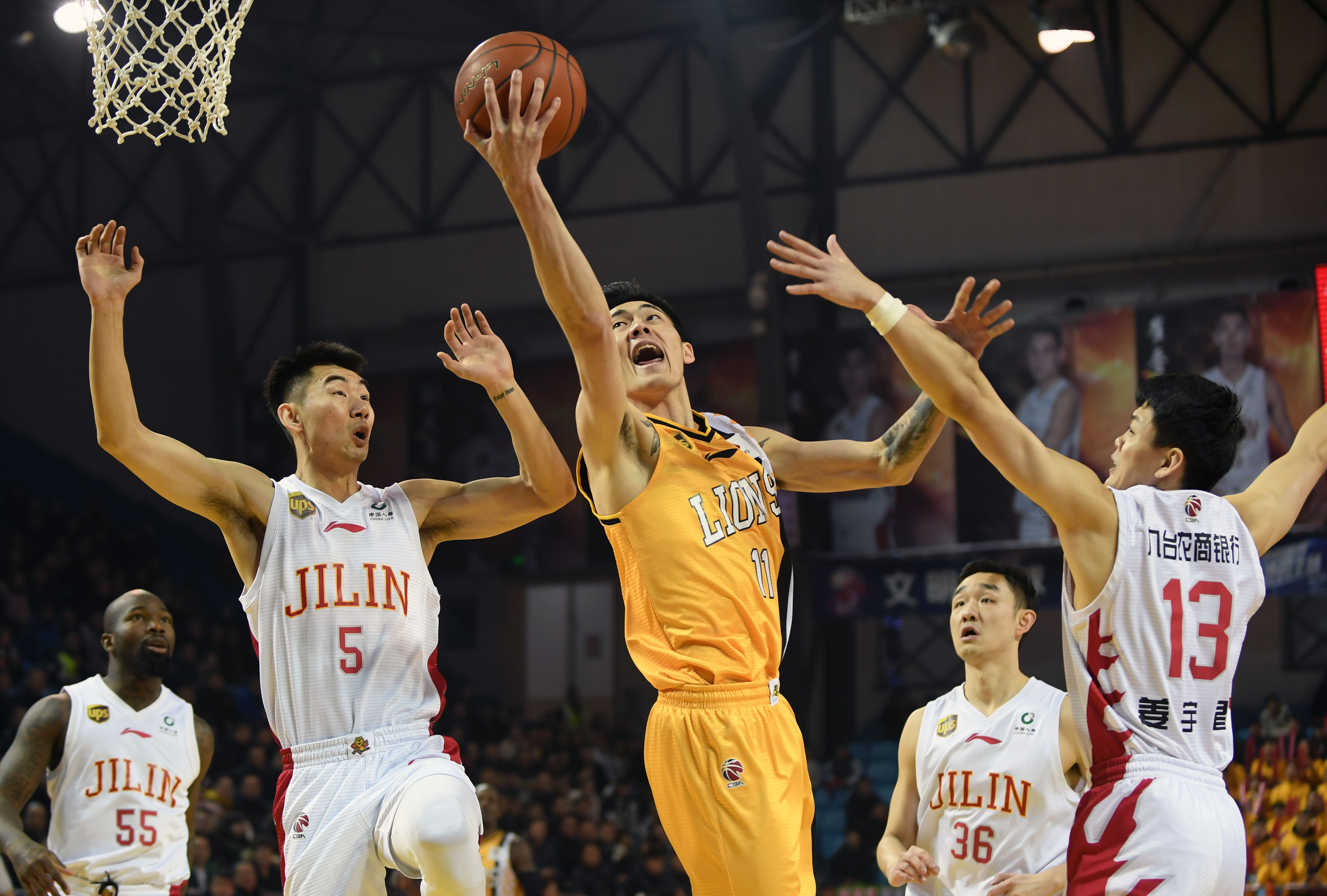 依然值得尊 依然值得尊